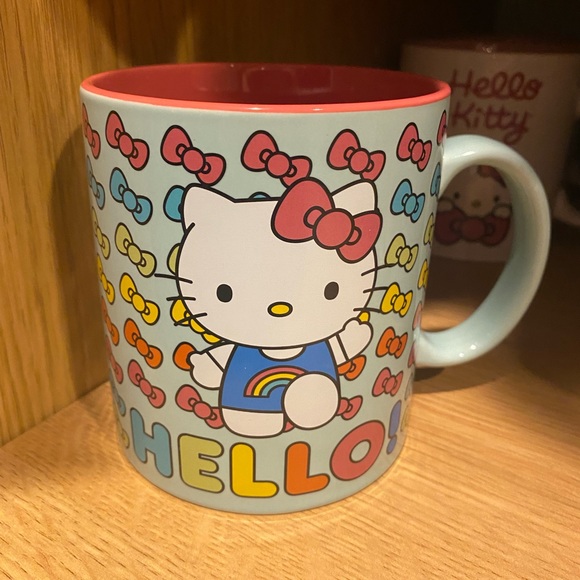 Hello Kitty Mugs - Picture 3 of 4